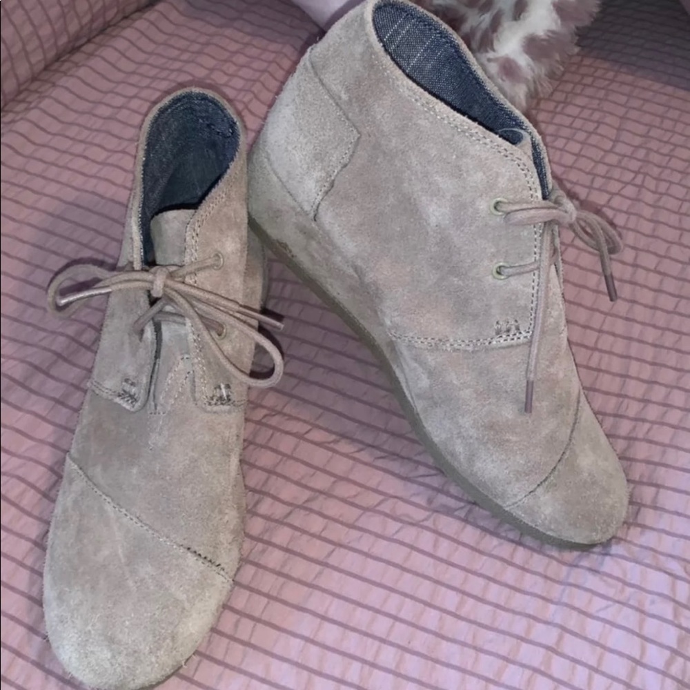 Toms booties size 6